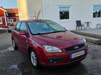 Begagnad Ford Focus 125 HK (91 kW) 2007 Vinröd Kombi