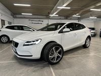 Begagnad Volvo V40 Momentum 120 HK (88 kW) 2017 Vit Halvkombi