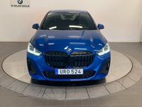 begagnad BMW 220 Active Tourer 225 e xDrive M Sport Navi HK Hud 2023, Minibuss