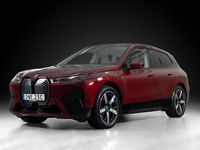 Begagnad BMW iX Sport Line 484 kW (659 HK) 2022 Röd (aventurinröd metallic) SUV