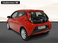 Begagnad Toyota Aygo X-play 72 HK (52 kW) 2021 Röd Halvkombi