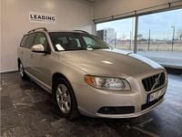 Begagnad Volvo V70 Momentum 163 HK (119 kW) 2008 Grå Kombi