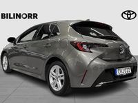 Begagnad Toyota Corolla Hybrid Style 141 HK (103 kW) 2024 Grön Halvkombi