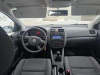 Begagnad VW Golf V 102 HK (75 kW) 2004 Halvkombi