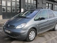 Begagnad Citroën Xsara Picasso 136 HK (100 kW) 2003 Grå Minibuss
