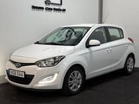 Begagnad Hyundai i20 Premium 75 HK (55 kW) 2014 Vit Halvkombi
