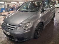Begagnad VW Golf Plus Cross Trendline 160 HK (117 kW) 2009 Gråmetallic Minibuss