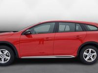 Begagnad Volvo V60 CC Momentum 245 HK (180 kW) 2017 Röd Kombi