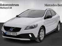 Begagnad Volvo V40 CC Momentum 116 HK (85 kW) 2014 Vit Kombi