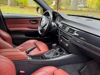 Begagnad BMW 330 272 HK (200 kW) 2011 Kombi