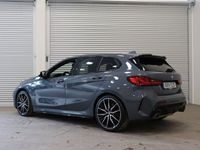 begagnad BMW M135 i xDrive M Sport COCKPIT H/K ADAPTIV FART HuD 19" 306hk