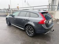 Begagnad Volvo V60 CC Summum 190 HK (139 kW) 2015 Grå Kombi