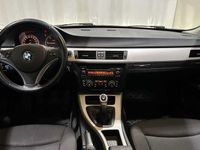 begagnad BMW 318 d Touring Aux Start/stop PDC-Bak ISOFIX BT