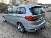 begagnad BMW 218 Gran Tourer i Advantage Euro 6, 7-sitsig, dragkrog