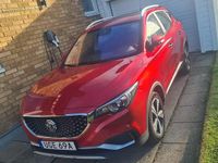 Begagnad MG ZS Luxury 105 kW (143 HK) 2021 Vinrödmetallic SUV