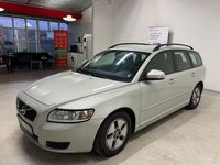 Begagnad Volvo V50 Kinetic 116 HK (85 kW) 2011 Vit Kombi