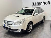 Begagnad Subaru Outback 150 HK (110 kW) 2011 Vit Kombi