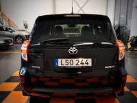 begagnad Toyota RAV4 2.0 VVT-i / 4x4 / Multidrive S / NYSERVAD 158hk