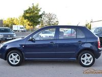 Begagnad Skoda Fabia 68 HK (50 kW) 2003 Mörkblå (blå) Halvkombi