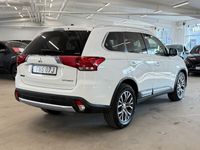 Begagnad Mitsubishi Outlander 150 HK (110 kW) 2015 Vit SUV