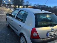 Begagnad Renault Clio R.S. 75 HK (55 kW) 2005 Halvkombi