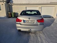 Begagnad BMW 325 218 HK (160 kW) 2009 Sedan