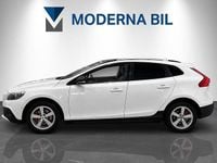 Begagnad Volvo V40 Momentum 114 HK (83 kW) 2014 Vit Halvkombi