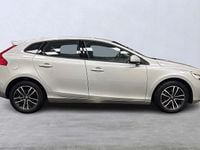 Begagnad Volvo V40 Business Edition 151 HK (111 kW) 2016 Silver Halvkombi