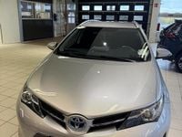 Begagnad Toyota Auris Touring Sports Edition 136 HK (100 kW) 2015 Silver Kombi