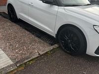 Begagnad Audi A1 Sportback 116 HK (85 kW) 2019 Färgen på bilen är vit och taket svart Halvkombi