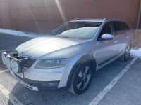 begagnad Skoda Octavia Scout 2.0 TDI 4x4 Euro 6 D-värm B-kamera