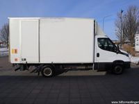 Begagnad Iveco Daily 156 HK (114 kW) 2021 Vit svart