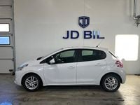 Begagnad Peugeot 208 Active 82 HK (60 kW) 2014 Vit Halvkombi