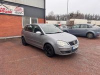 Begagnad VW Polo Comfortline 75 HK (55 kW) 2006 Silver Halvkombi