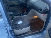 begagnad Ford Focus Kombi 1.6 Ti-VCT Euro 4