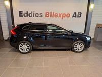 Begagnad Volvo V40 CC Momentum 150 HK (110 kW) 2017 Onyx svart metallic Kombi