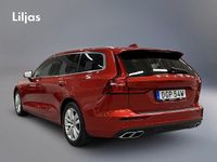 Begagnad Volvo V60 Momentum 151 HK (111 kW) 2020 Röd Kombi