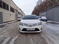 Begagnad Toyota Avensis Business Edition 124 HK (91 kW) 2011 Vit Kombi