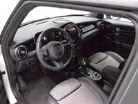 Begagnad Mini Cooper SE Essential 135 kW (184 HK) 2022 Silver Halvkombi