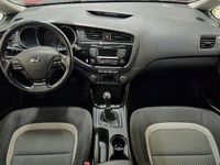 Begagnad Kia Ceed 135 HK (99 kW) 2014 Röd Halvkombi