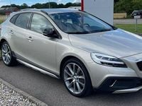 Begagnad Volvo V40 CC Summum 150 HK (110 kW) 2018 Metallic Kombi
