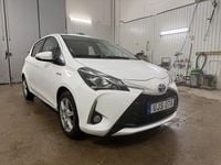 Begagnad Toyota Yaris Hybrid Active 101 HK (74 kW) 2019 Vit