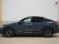 Begagnad Audi Q8 e-tron S-Line 300 kW (408 HK) 2023 Blå SUV