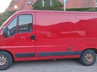 Begagnad Peugeot Boxer 101 HK (74 kW) 2004 Röd Van