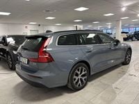 Begagnad Volvo V60 Core 165 HK (121 kW) 2023 Grå Kombi