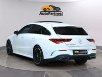 Begagnad Mercedes CLA200 Shooting Brake AMG 150 HK (110 kW) 2019 Vit Kombi