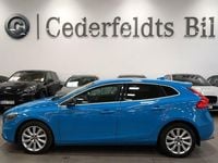 Begagnad Volvo V40 R-Design 150 HK (110 kW) 2015 Blå Halvkombi