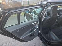 Begagnad Volvo V60 Momentum 191 HK (140 kW) 2016 Svart Kombi