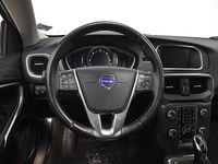 Begagnad Volvo V40 Summum 114 HK (83 kW) 2013 Vit Halvkombi