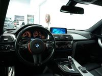 begagnad BMW 330 i Touring xDrive M Sport Backkamera Dragkrok GPS